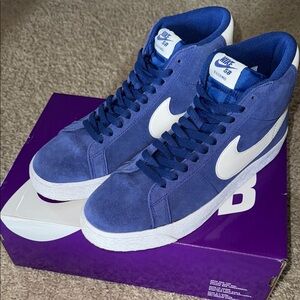 💙💙💙Nike SB ZOOM BLAZER MID 
Men's Blue Suede Sneakers with box💙💙💙